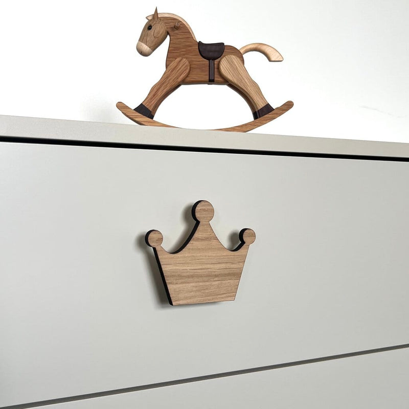 Børnekommode - greb formet som en Krone