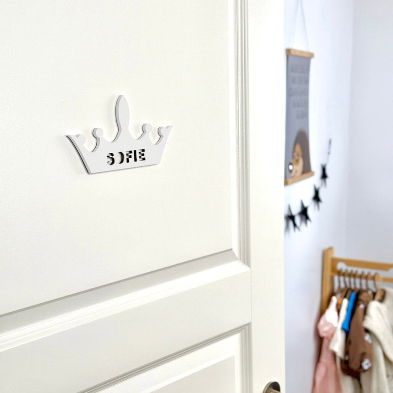 Crown watch – colored