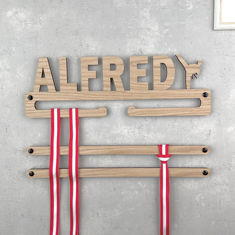 Medal hanger with karate figure and own name - kick