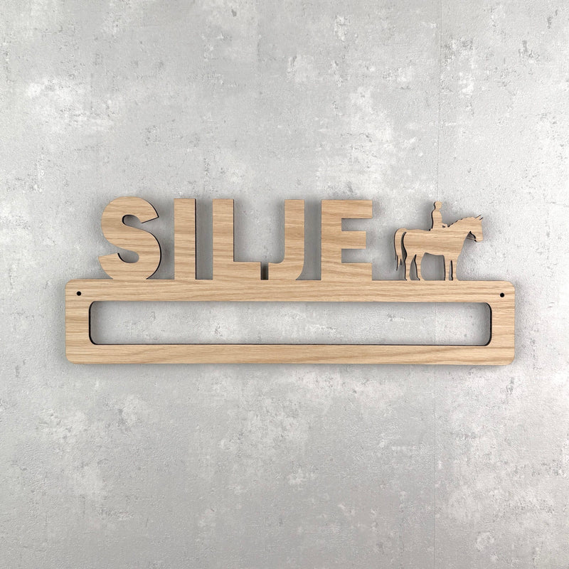 Rosette pendant with horse and own name