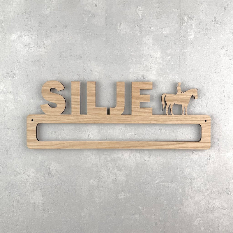 Roset ophæng med hest og eget navn