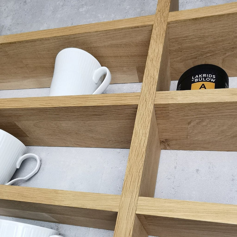 Sættekasse med hylder og rum – Stor model