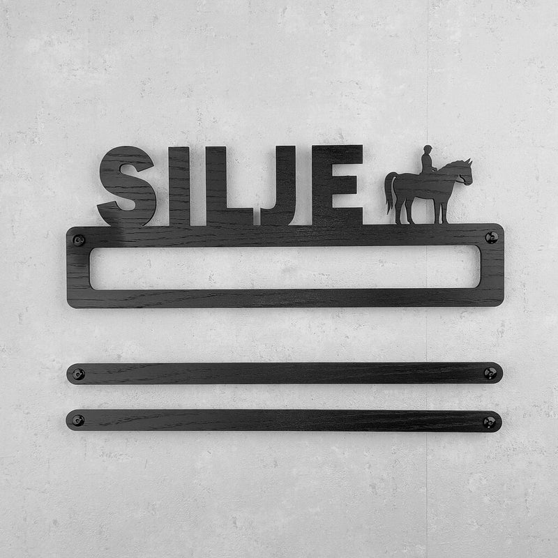 Roset ophæng med hest og eget navn