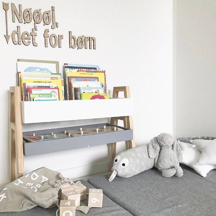 Bogstaver små i egetræfiner – enkeltvis